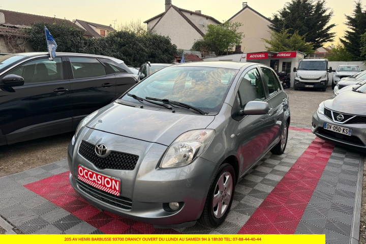 TOYOTA YARIS II