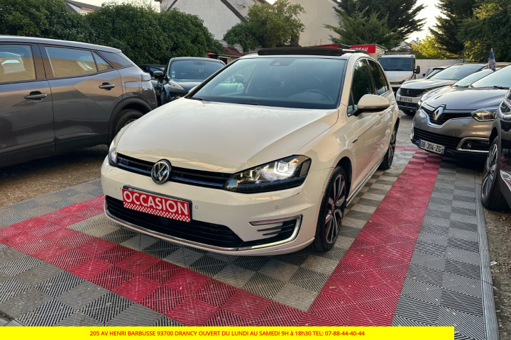 VOLKSWAGEN GOLF