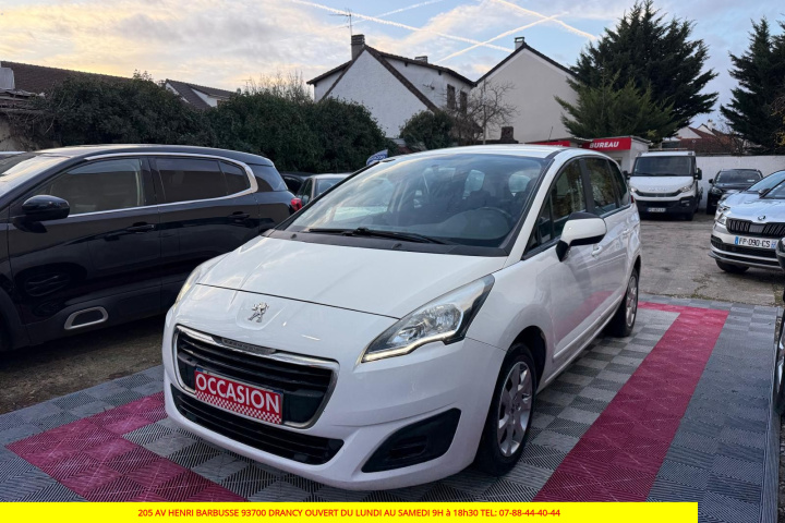 PEUGEOT 5008