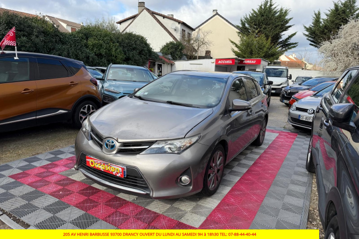 TOYOTA AURIS BUSINESS