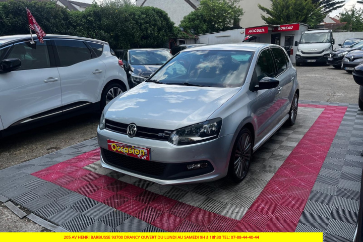 VOLKSWAGEN POLO
