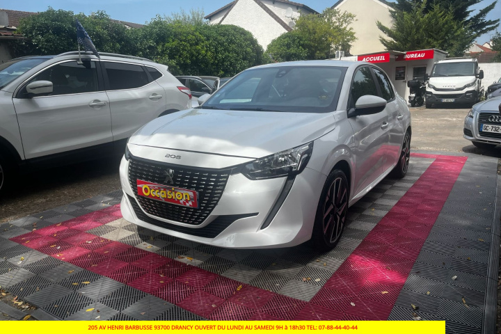 PEUGEOT 208