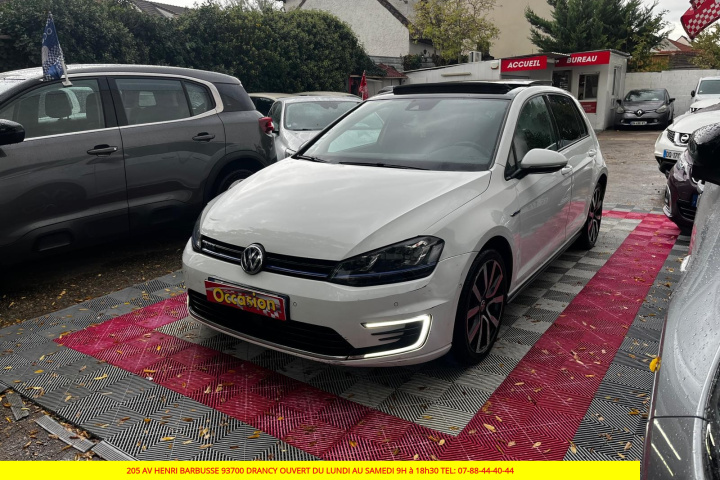 VOLKSWAGEN GOLF
